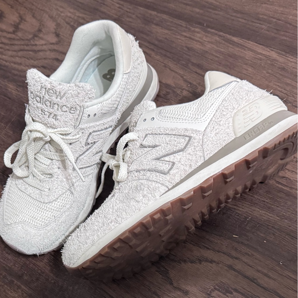 New Balance 574 Women's Cream Sneakers
